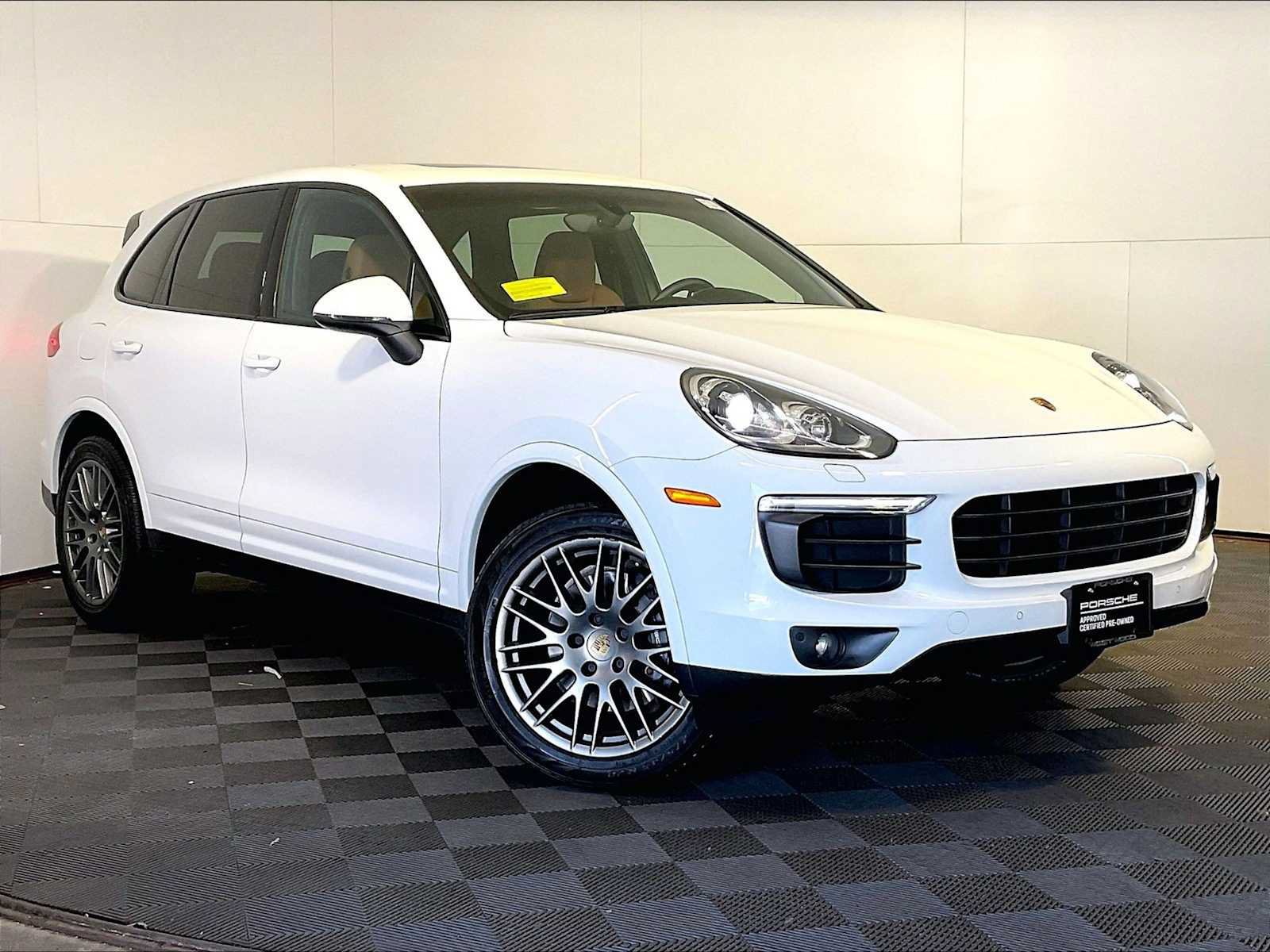 Used 2017 Porsche Cayenne Platinum Edition AWD/4WD image 9