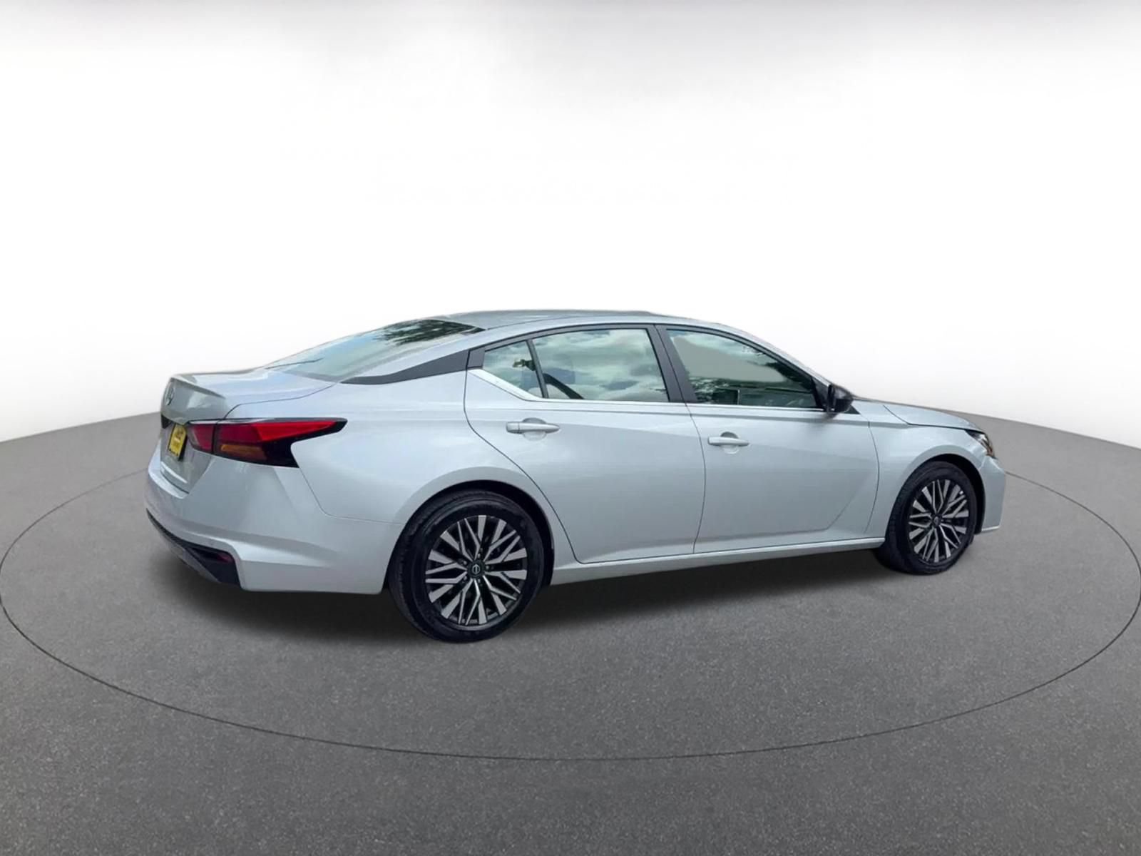 Used 2026 Nissan Altima 2.5 SV FWD image 15