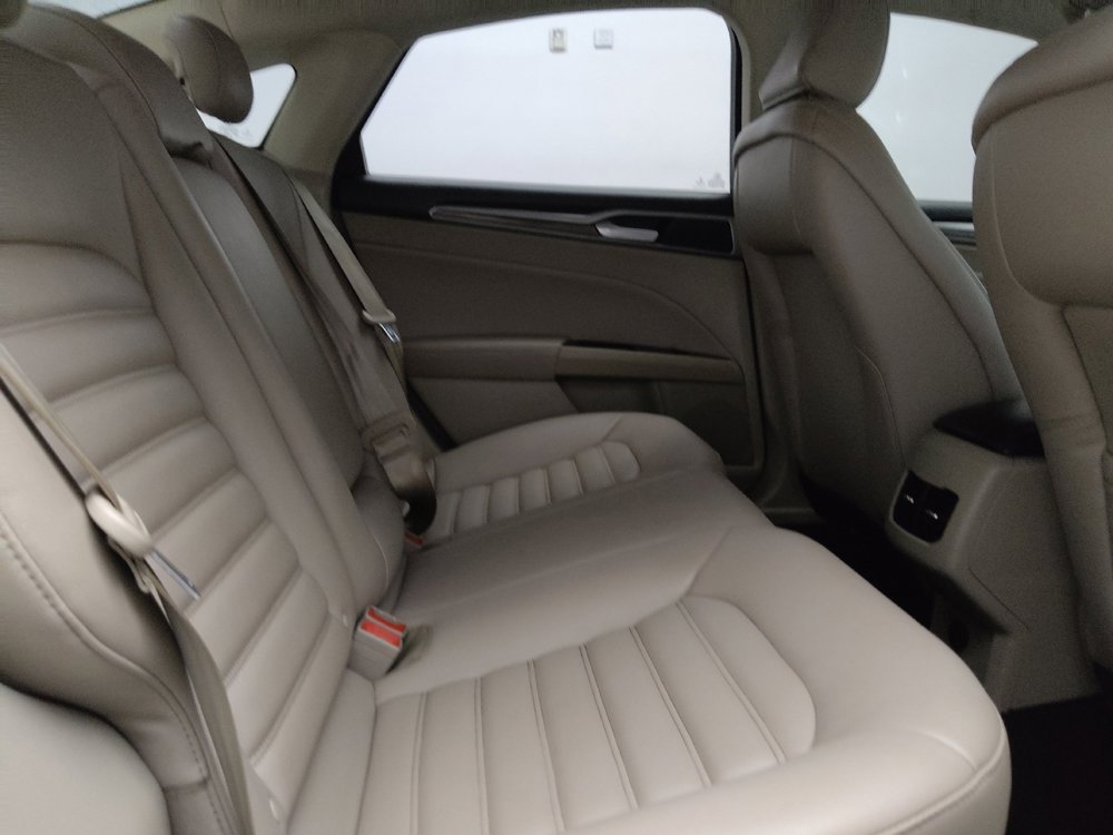 Used 2020 Ford Fusion SEL FWD image 19