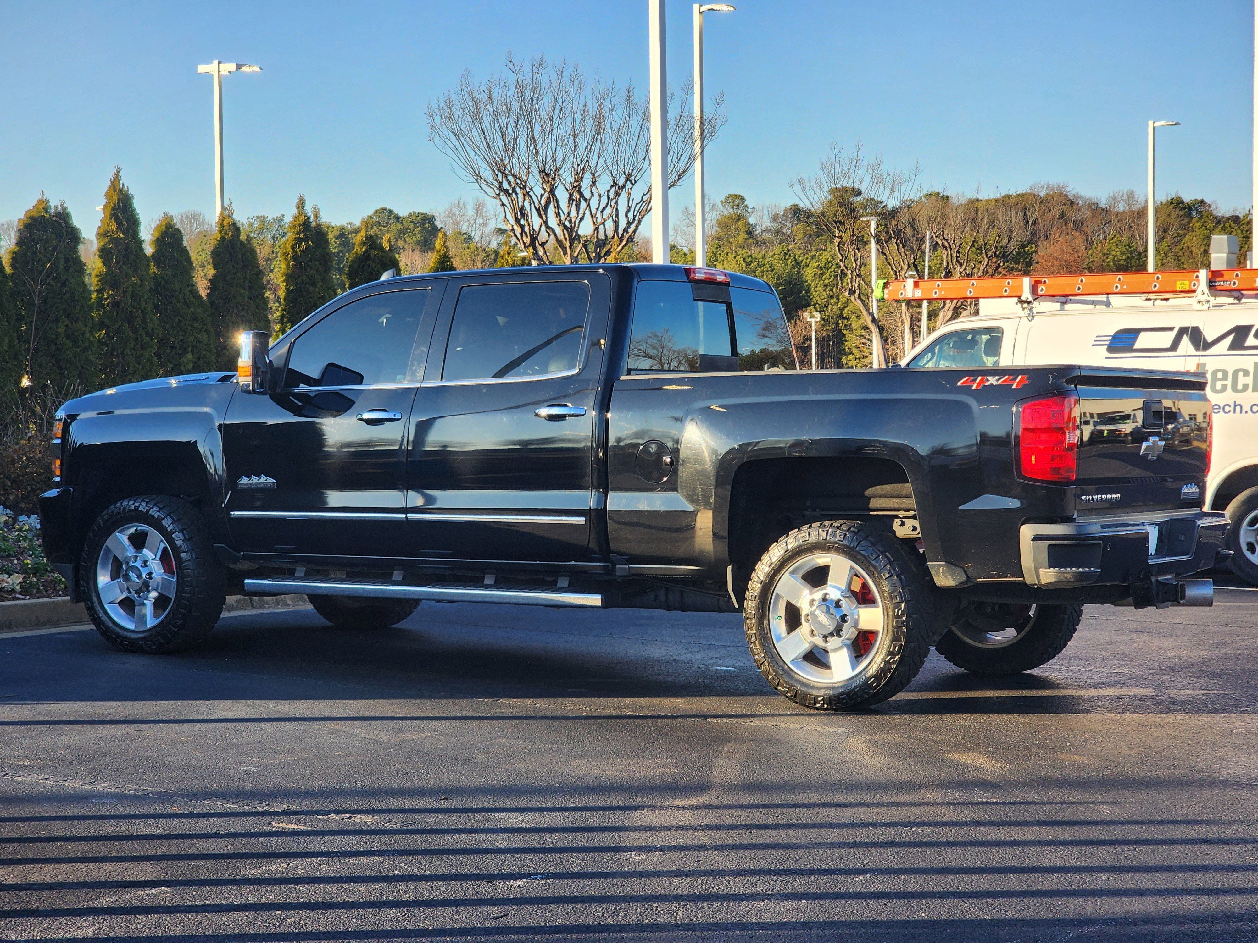 Used 2019 Chevrolet Silverado 2500 High Country w/ Duramax Plus Package image 10