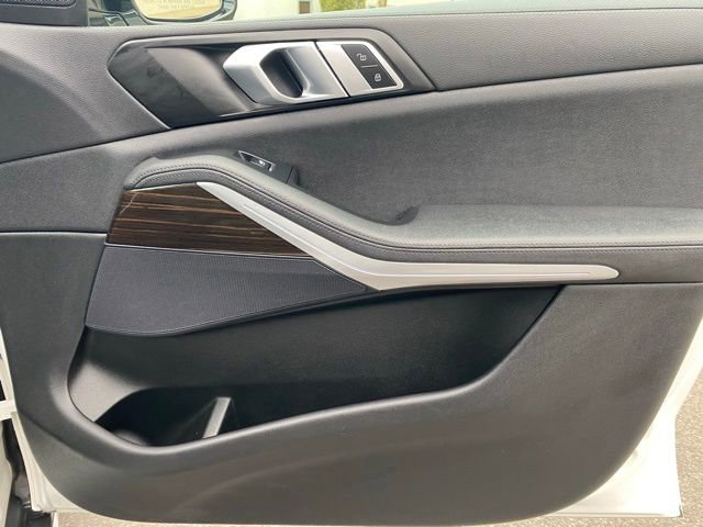 Used 2022 BMW X5 xDrive40i w/ Premium Package image 32