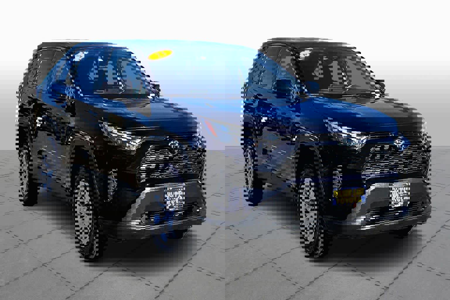 Used 2023 Toyota RAV4 LE image 2