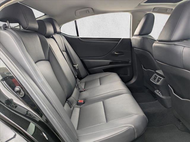 Used 2025 Lexus ES 300h w/ Premium Package FWD image 19
