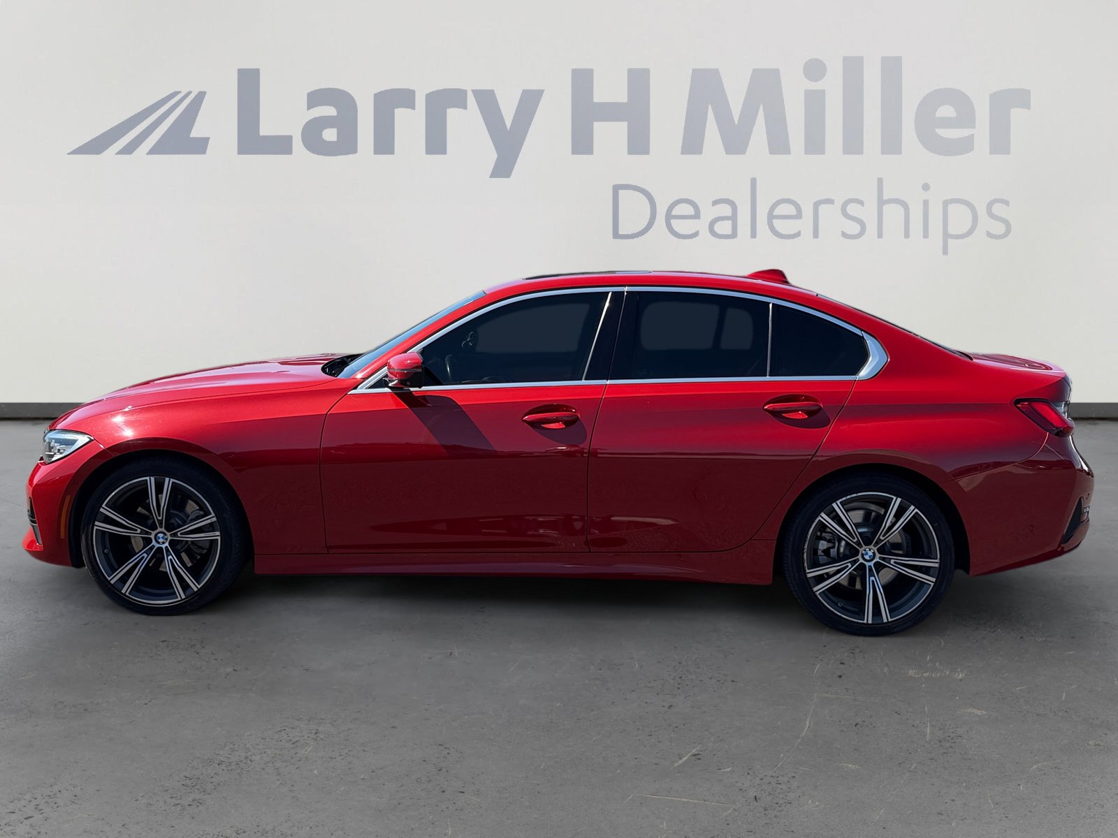 Used 2020 BMW 330i Sedan w/ Parking Assistance Package RWD image 2