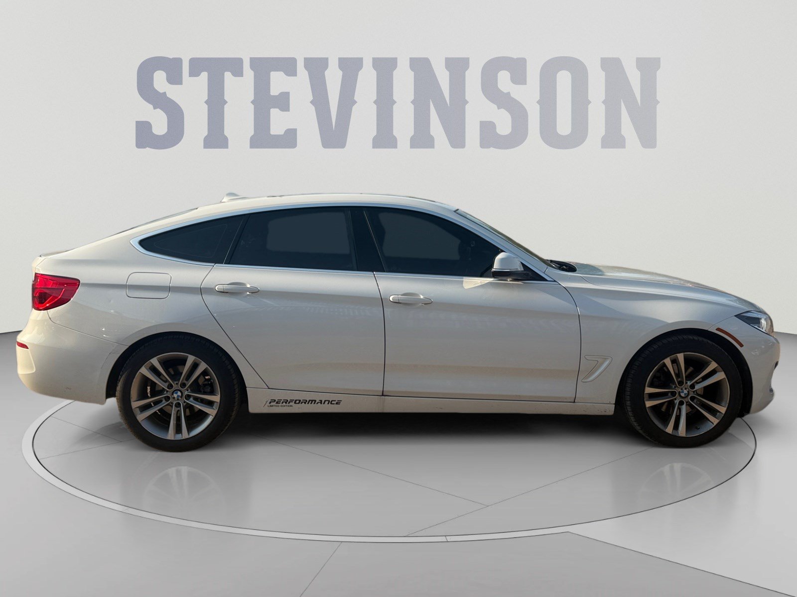 Used 2018 BMW 330i Gran Turismo xDrive AWD/4WD image 6