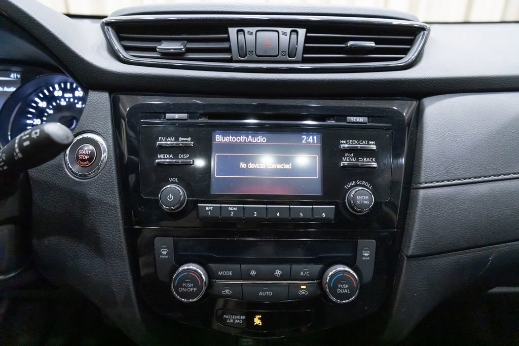 Used 2017 Nissan Rogue SV image 20