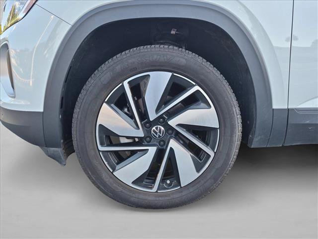 Used 2025 Volkswagen Atlas SE FWD image 23