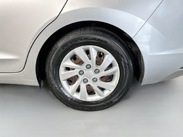 Used 2020 Hyundai Elantra SE FWD image 35
