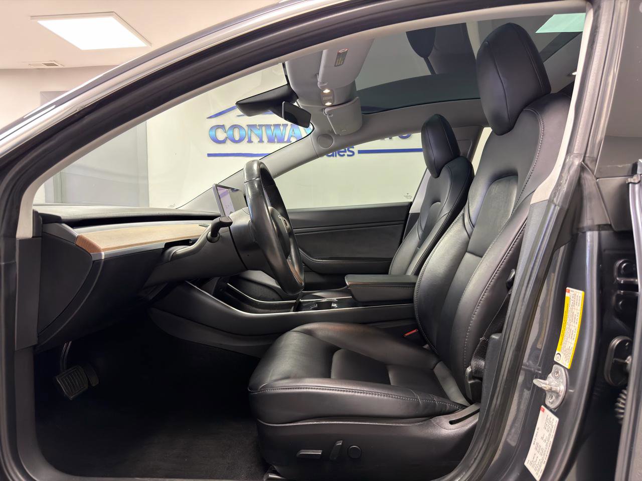 Used 2018 Tesla Model 3 Mid Range image 9