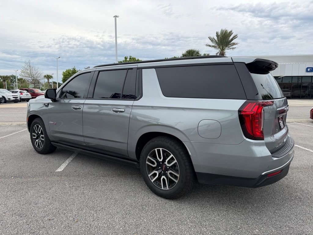 Used 2023 GMC Yukon XL AT4 w/ AT4 Premium Plus Package AWD/4WD image 3