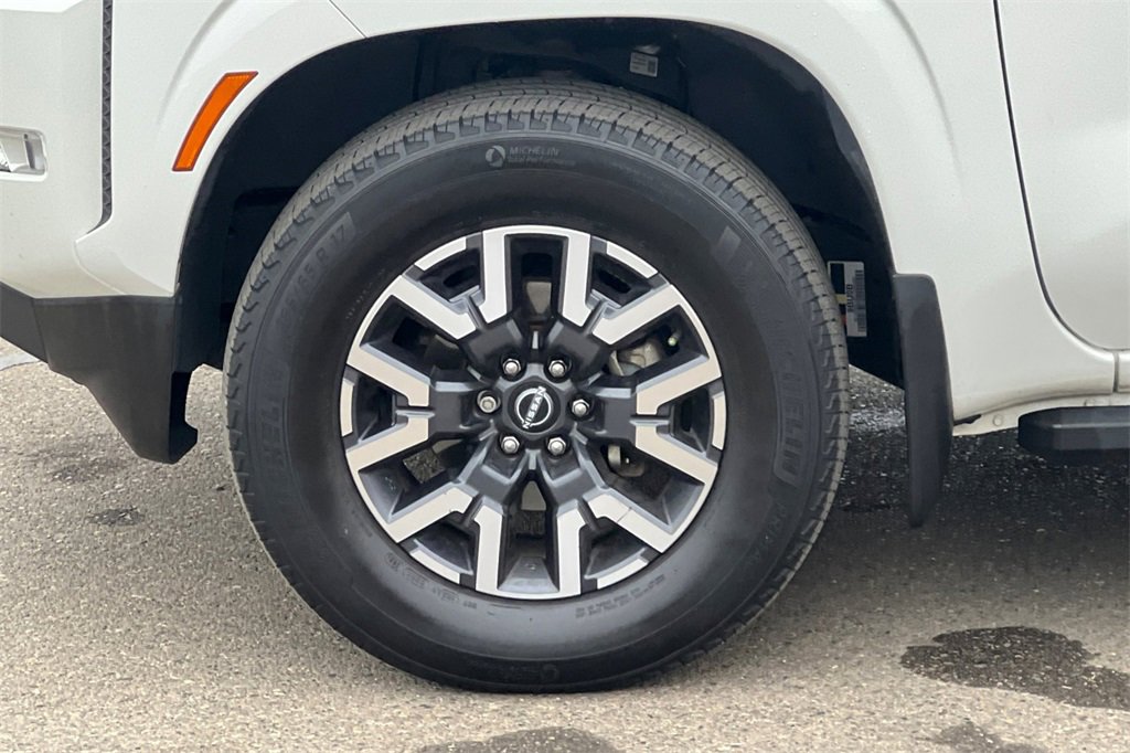 Used 2022 Nissan Frontier SV image 28