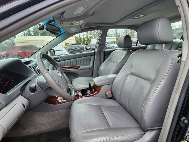 Used 2005 Toyota Camry LE FWD image 10