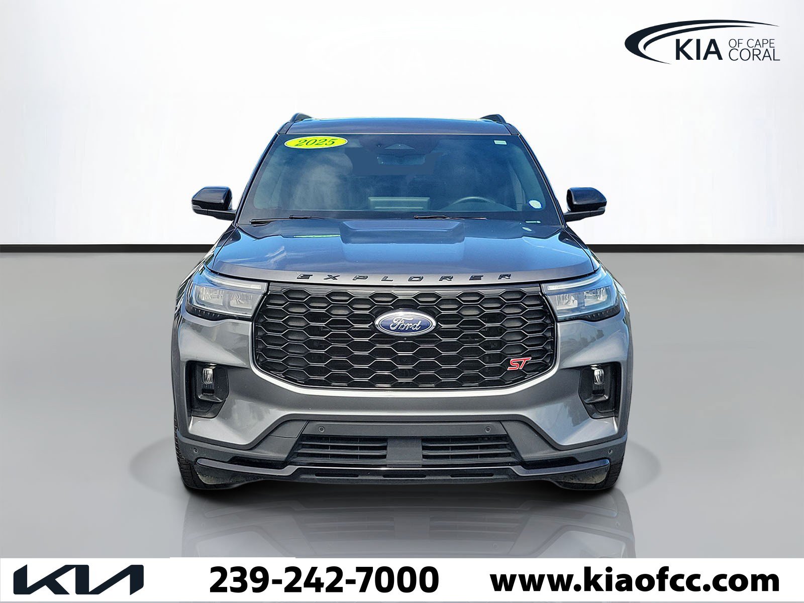 Used 2025 Ford Explorer ST w/ Sun And Sound Package RWD image 2