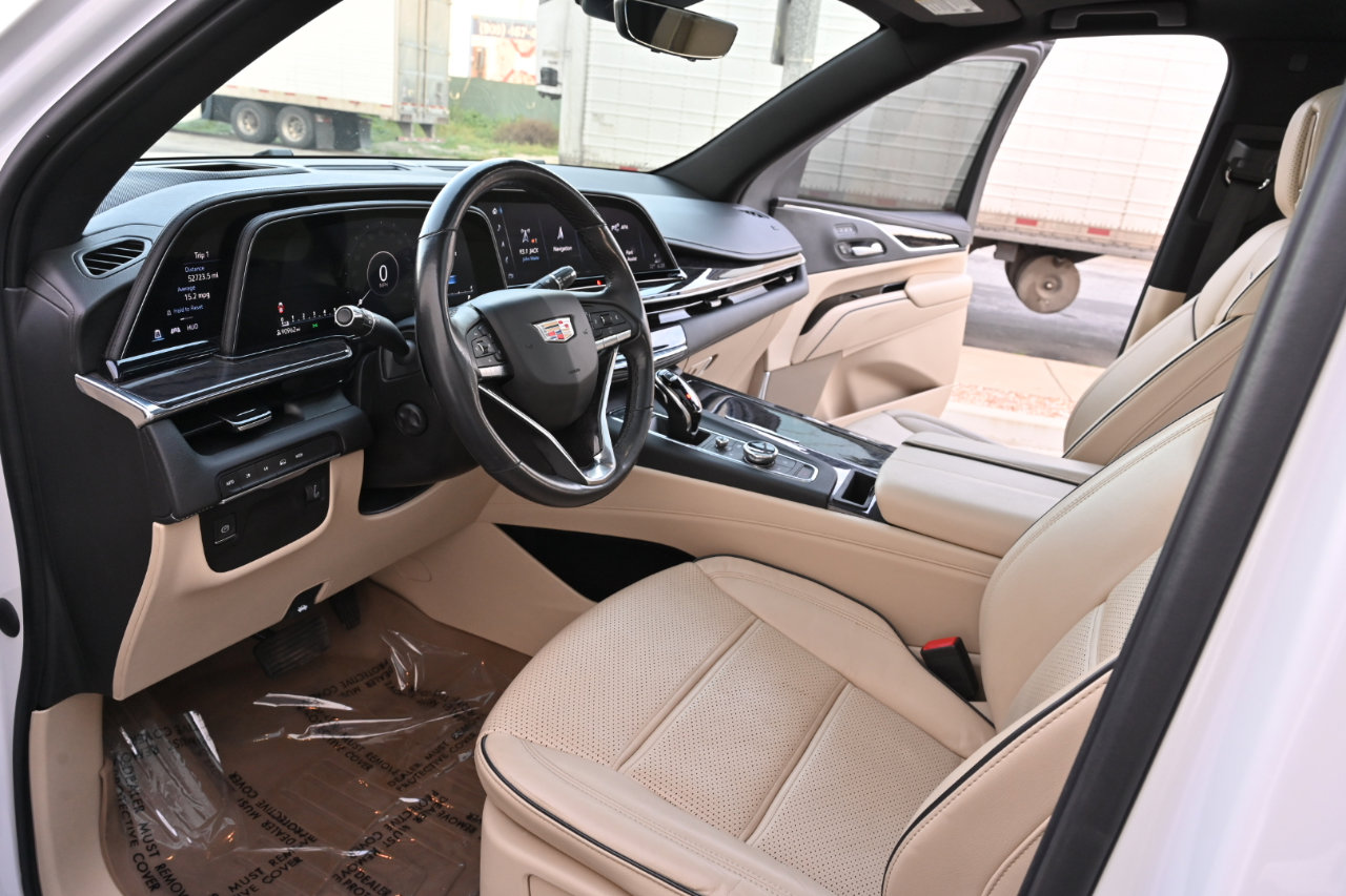 Used 2021 Cadillac Escalade Premium Luxury image 11