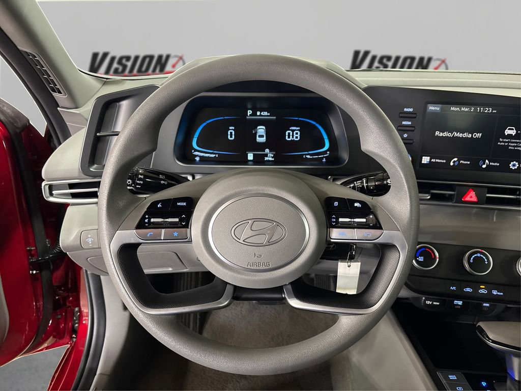 Certified 2025 Hyundai Elantra SE image 23