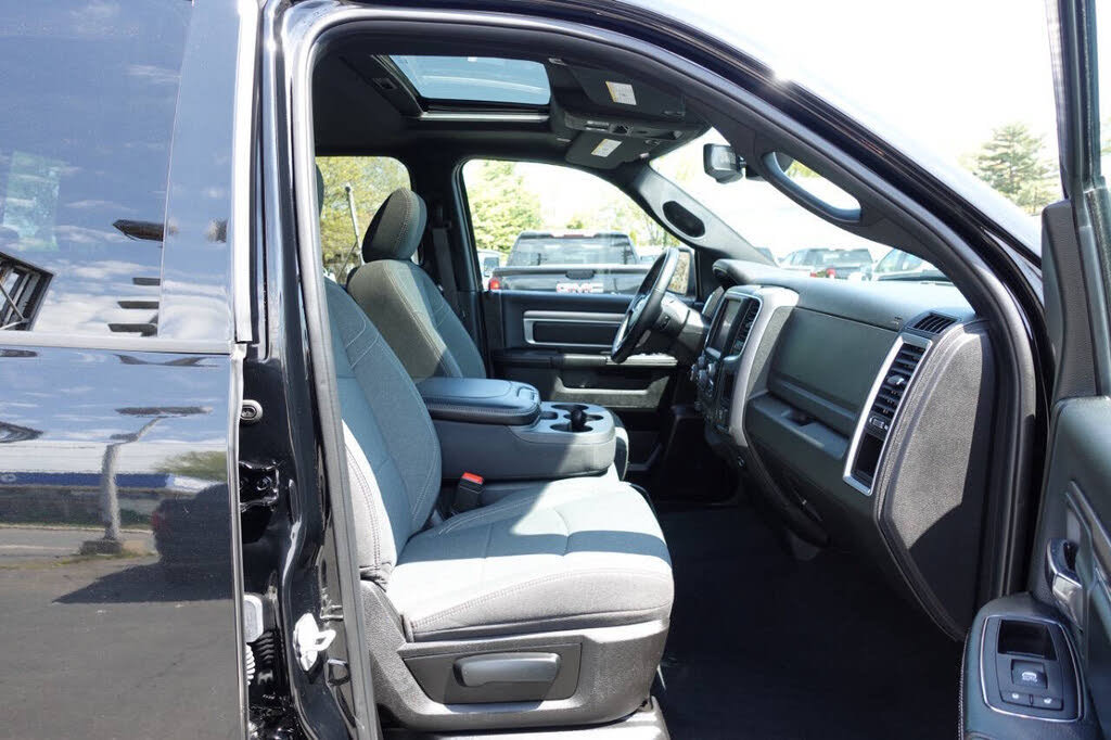 Used 2023 RAM 1500 Warlock AWD/4WD image 40
