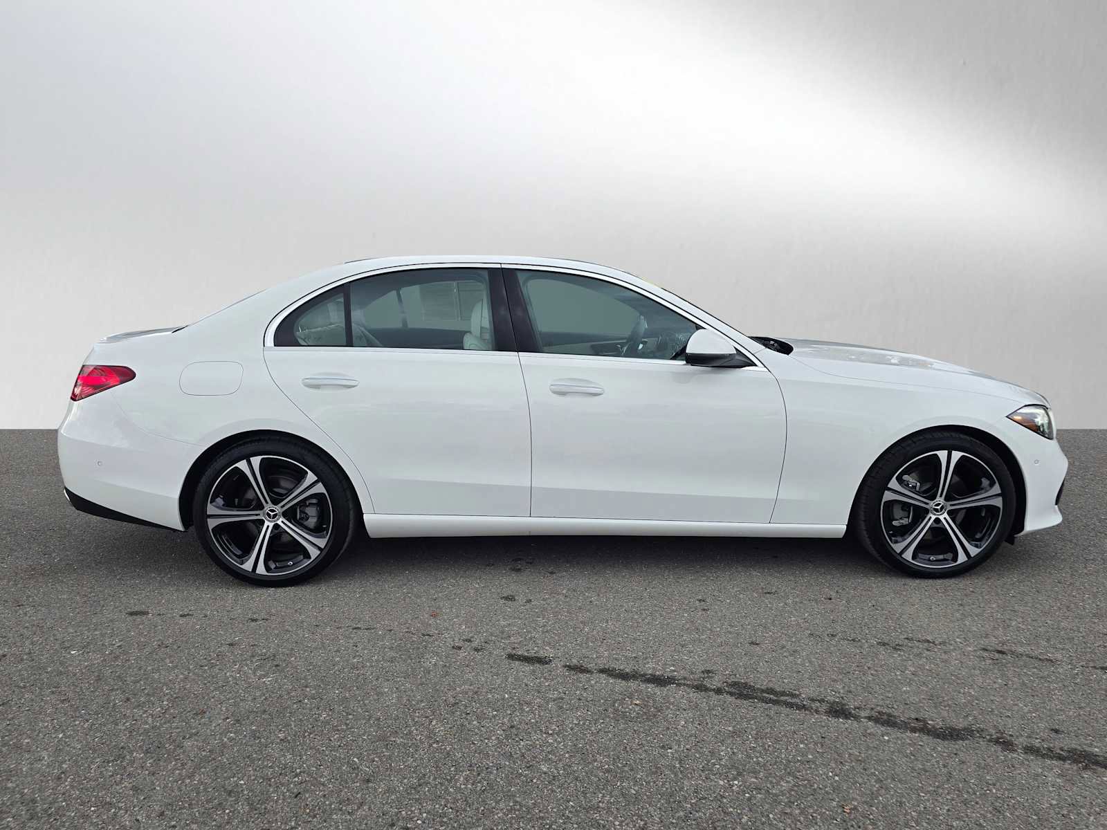 Used 2025 Mercedes-Benz C 300 C 300 image 3