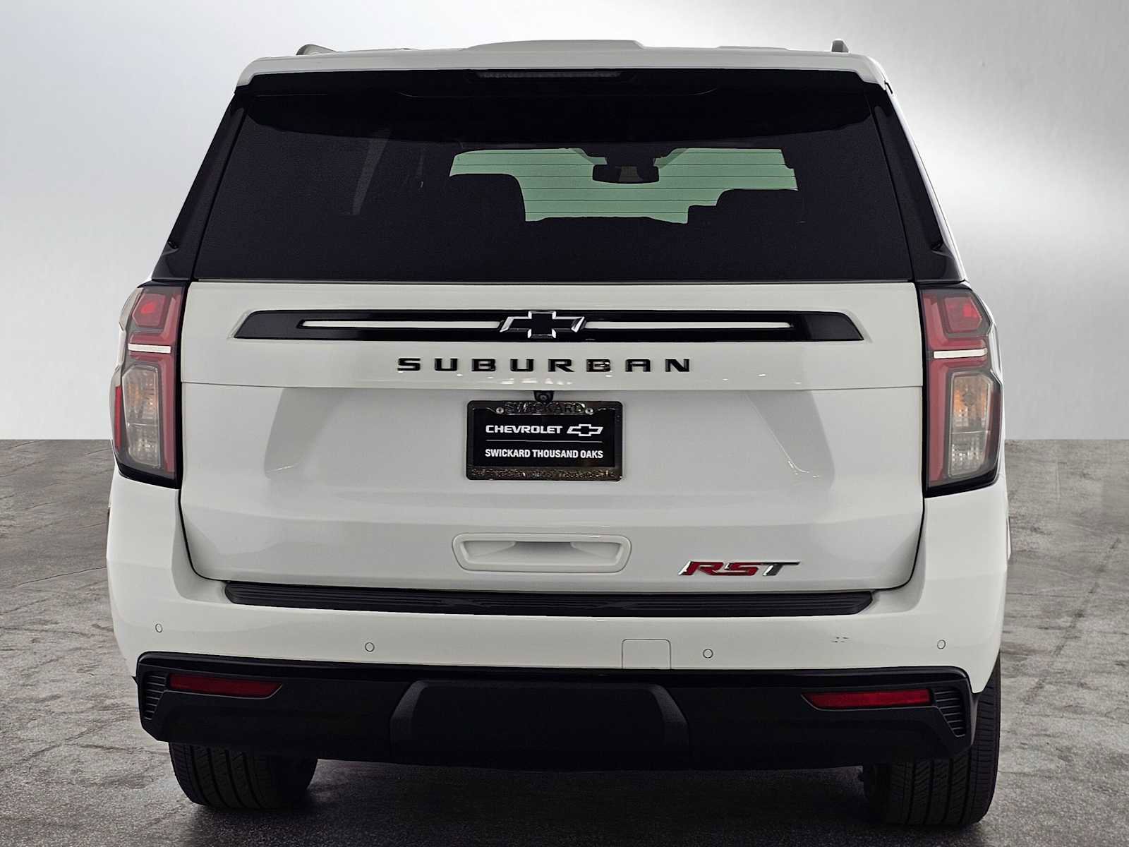 Used 2024 Chevrolet Suburban RST w/ Luxury Package image 4