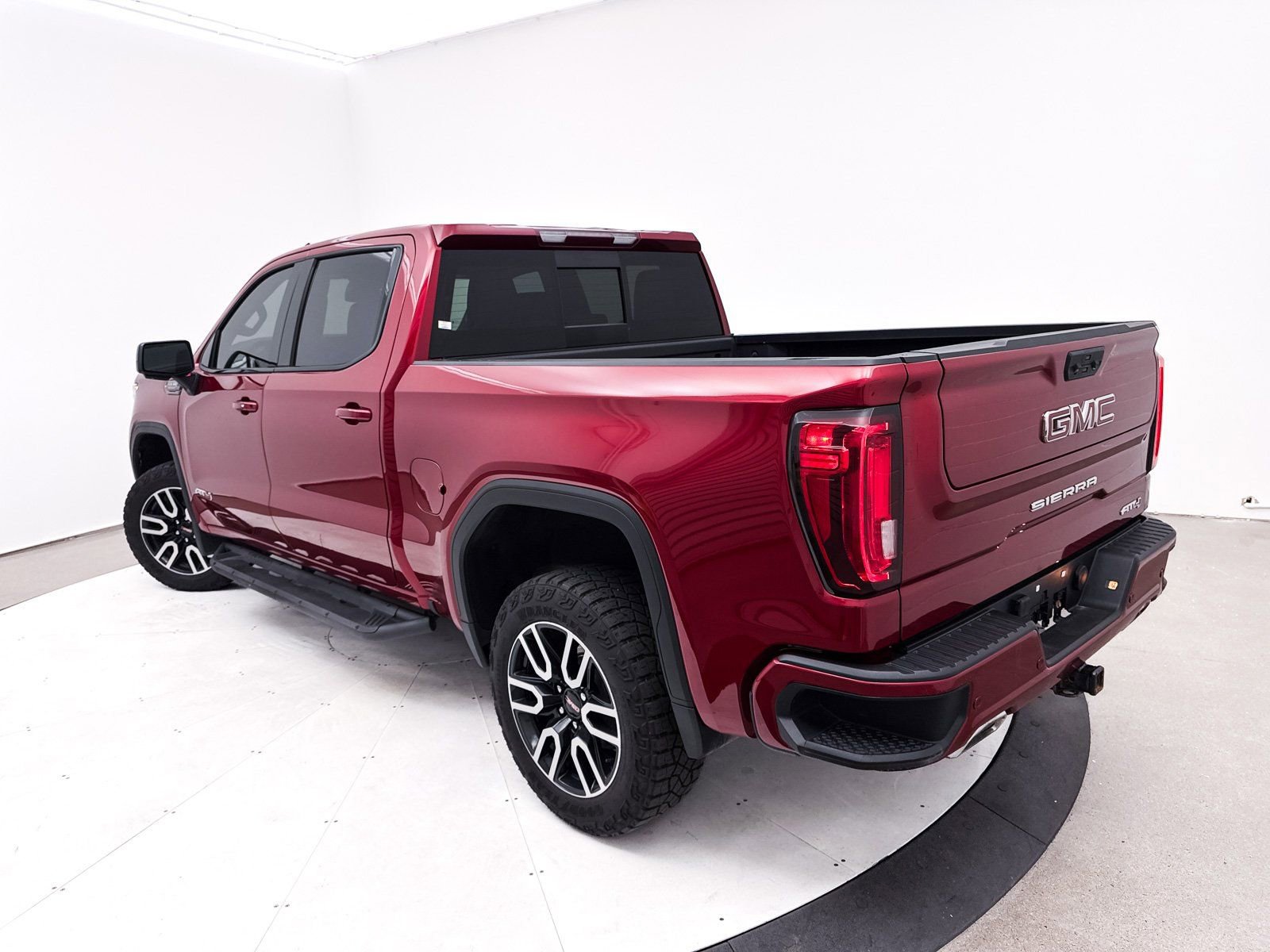 Used 2023 GMC Sierra 1500 AT4 w/ AT4 Preferred Package image 2