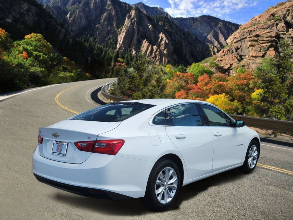 Used 2025 Chevrolet Malibu LT FWD image 3