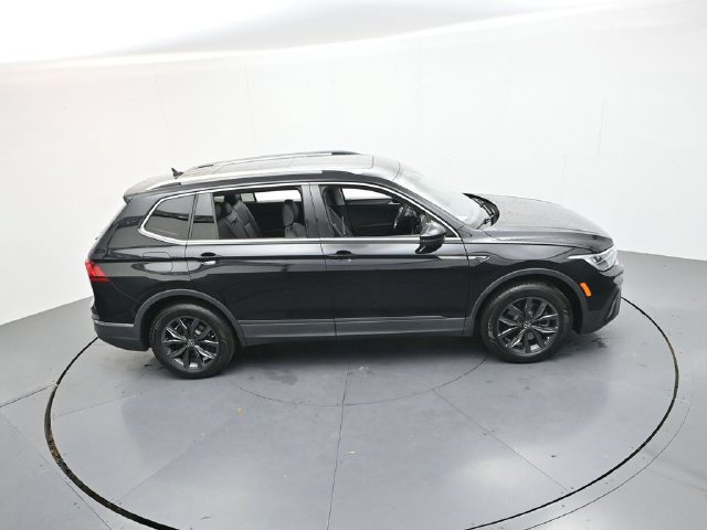 Used 2023 Volkswagen Tiguan SE FWD image 45