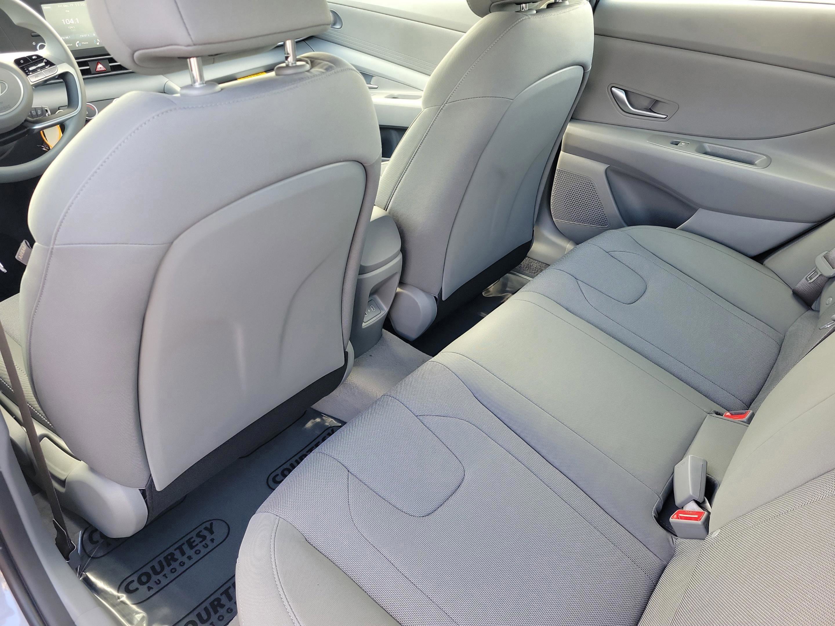 New 2026 Hyundai Elantra SE image 13