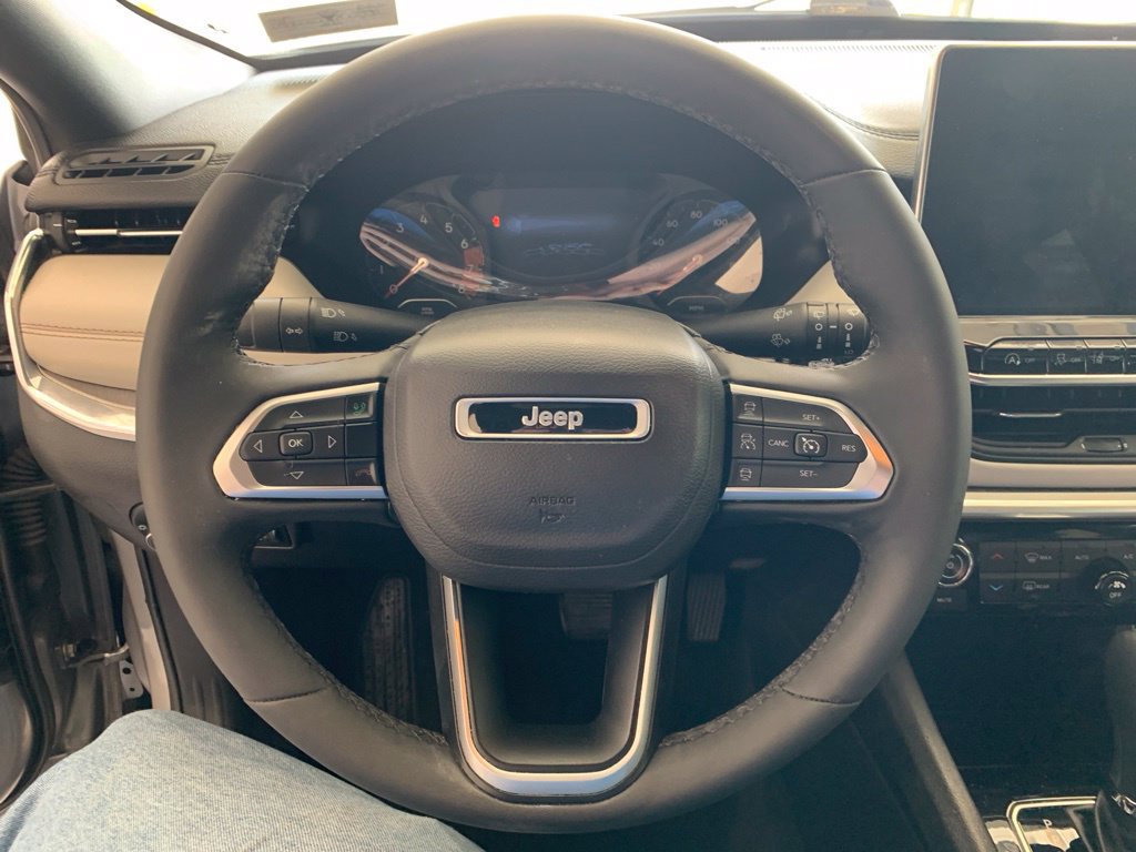 Used 2023 Jeep Compass Limited AWD/4WD image 4