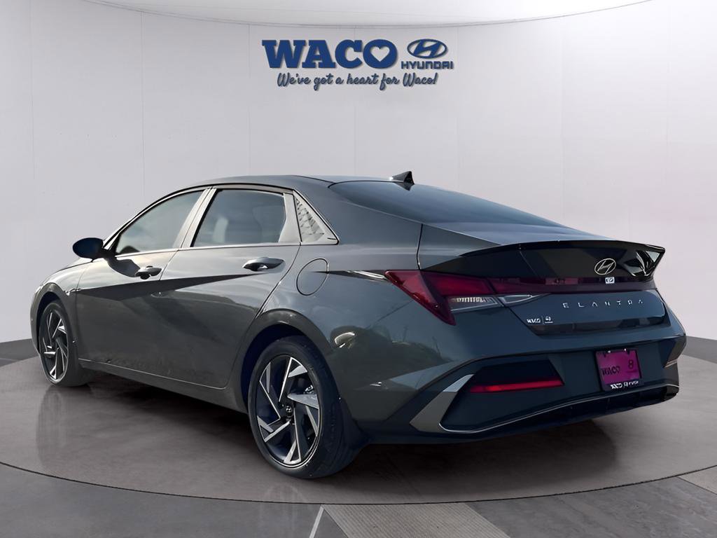 Used 2025 Hyundai Elantra Sport FWD image 7