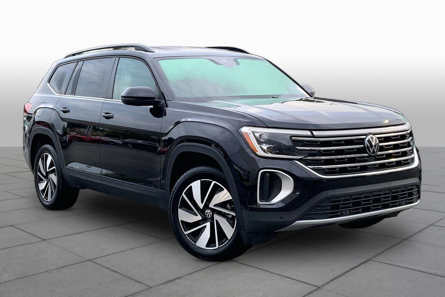 Used 2025 Volkswagen Atlas SE FWD image 3