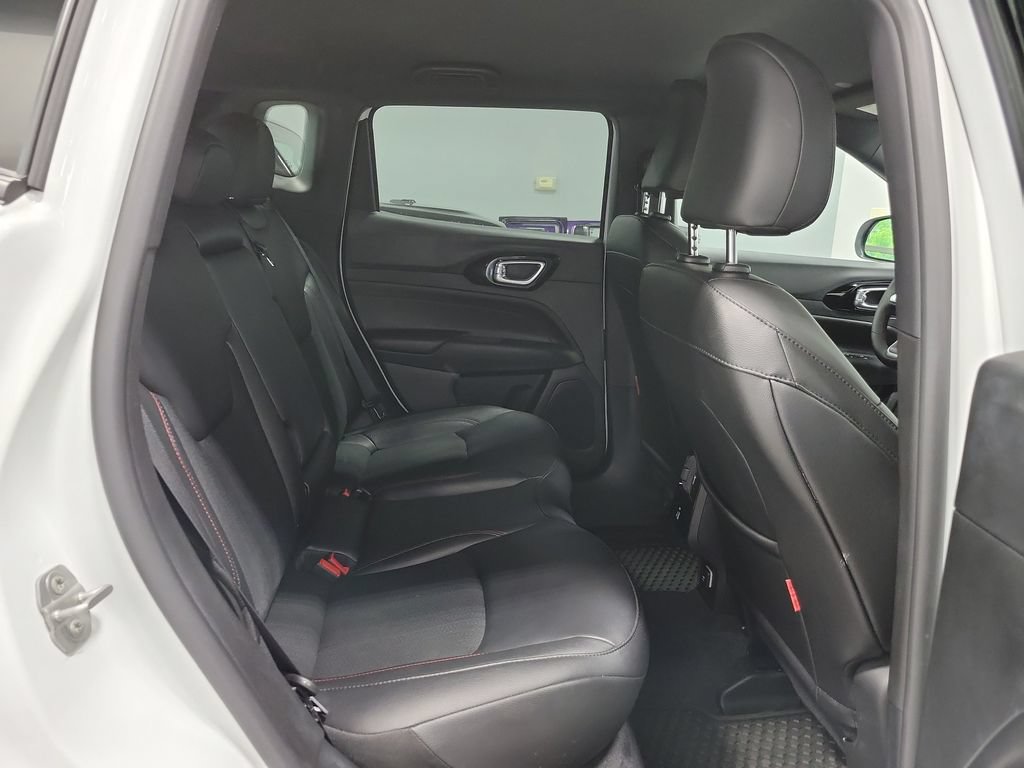 Used 2026 Jeep Compass Trailhawk AWD/4WD image 17
