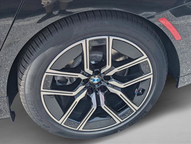 New 2026 BMW i7 xDrive60 w/ Executive Package AWD/4WD image 9