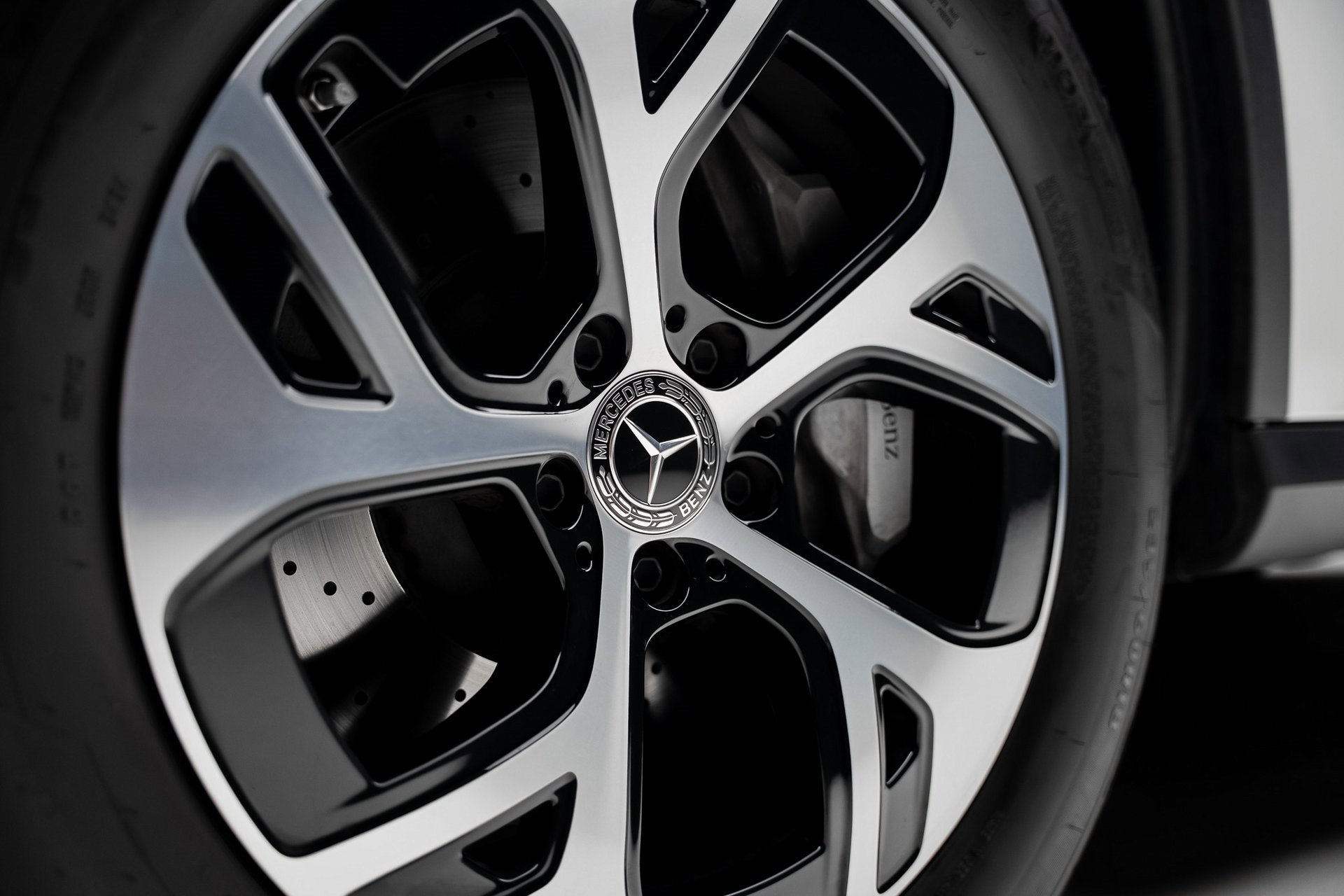 Used 2025 Mercedes-Benz GLC 350e 4MATIC image 22