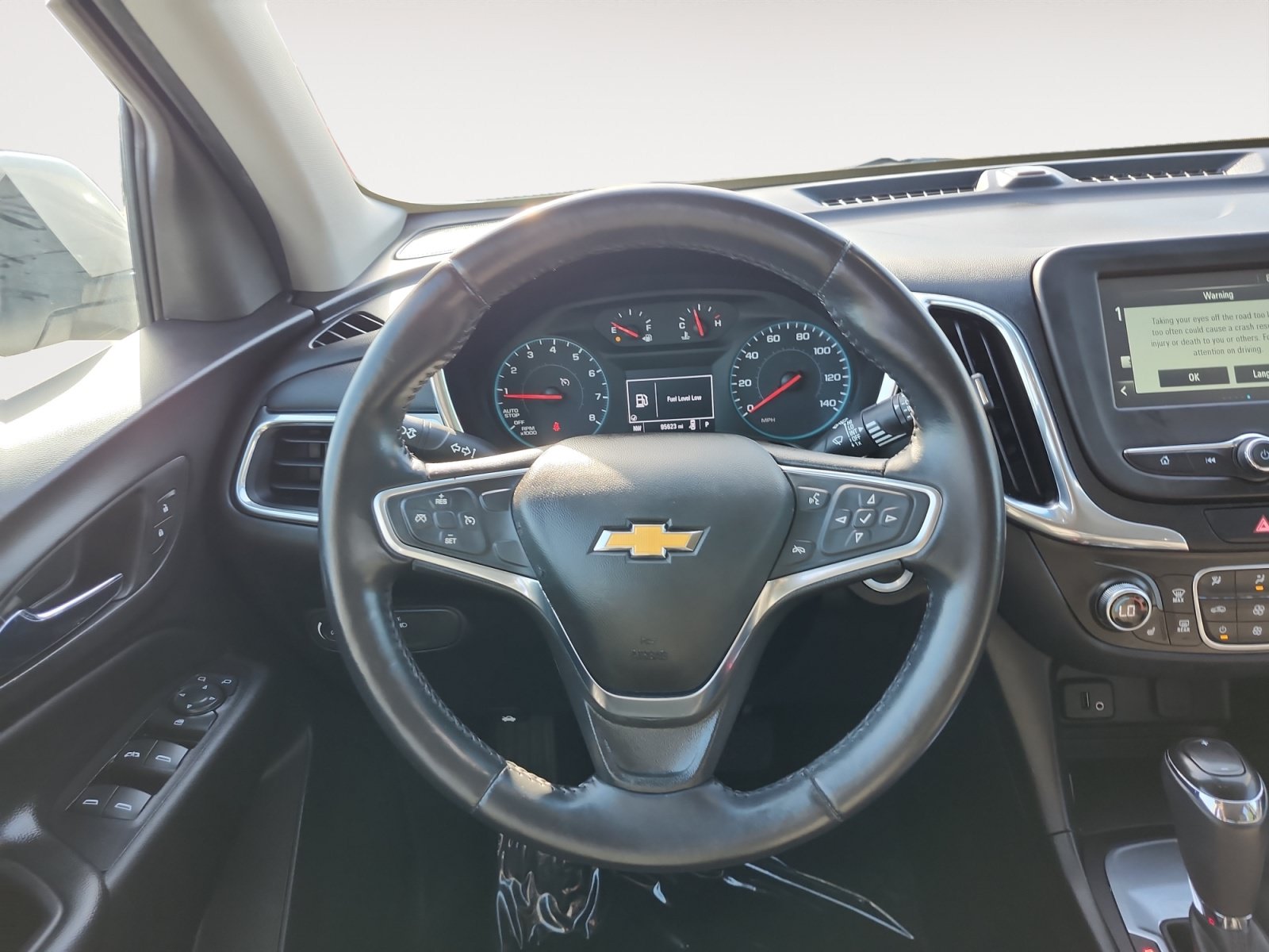 Used 2018 Chevrolet Equinox LT FWD image 12