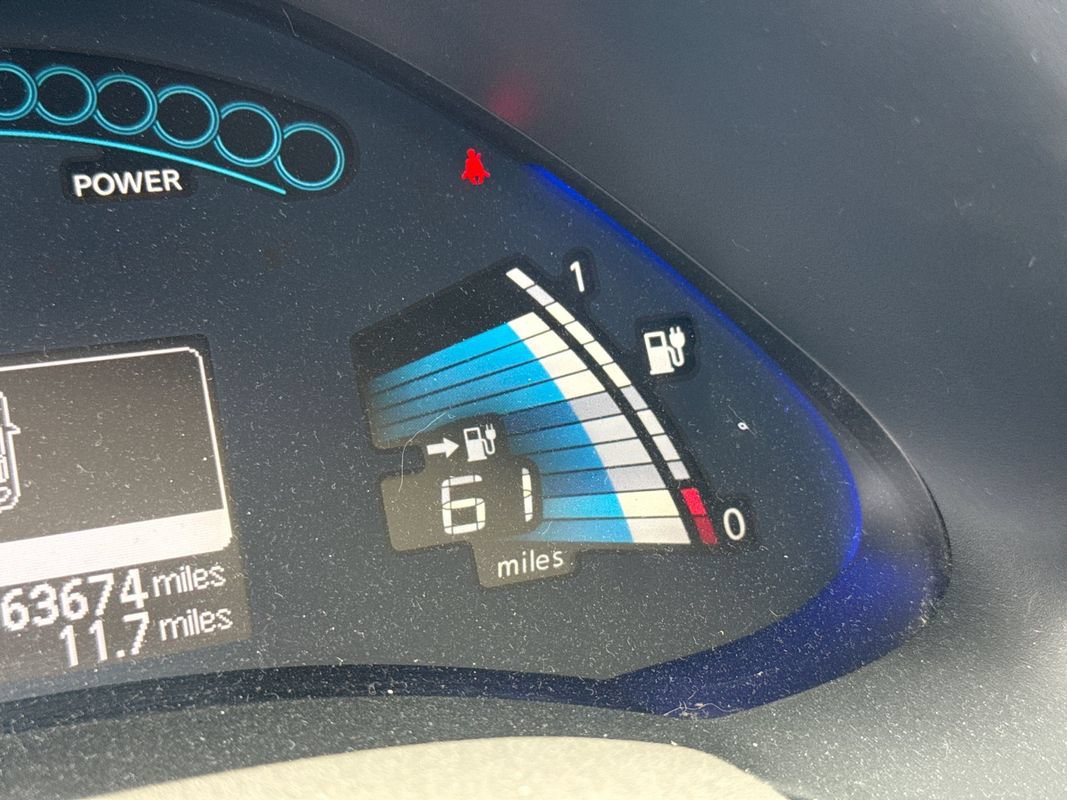 Used 2015 Nissan Leaf SV w/ LED & Quick Charge Package FWD image 7
