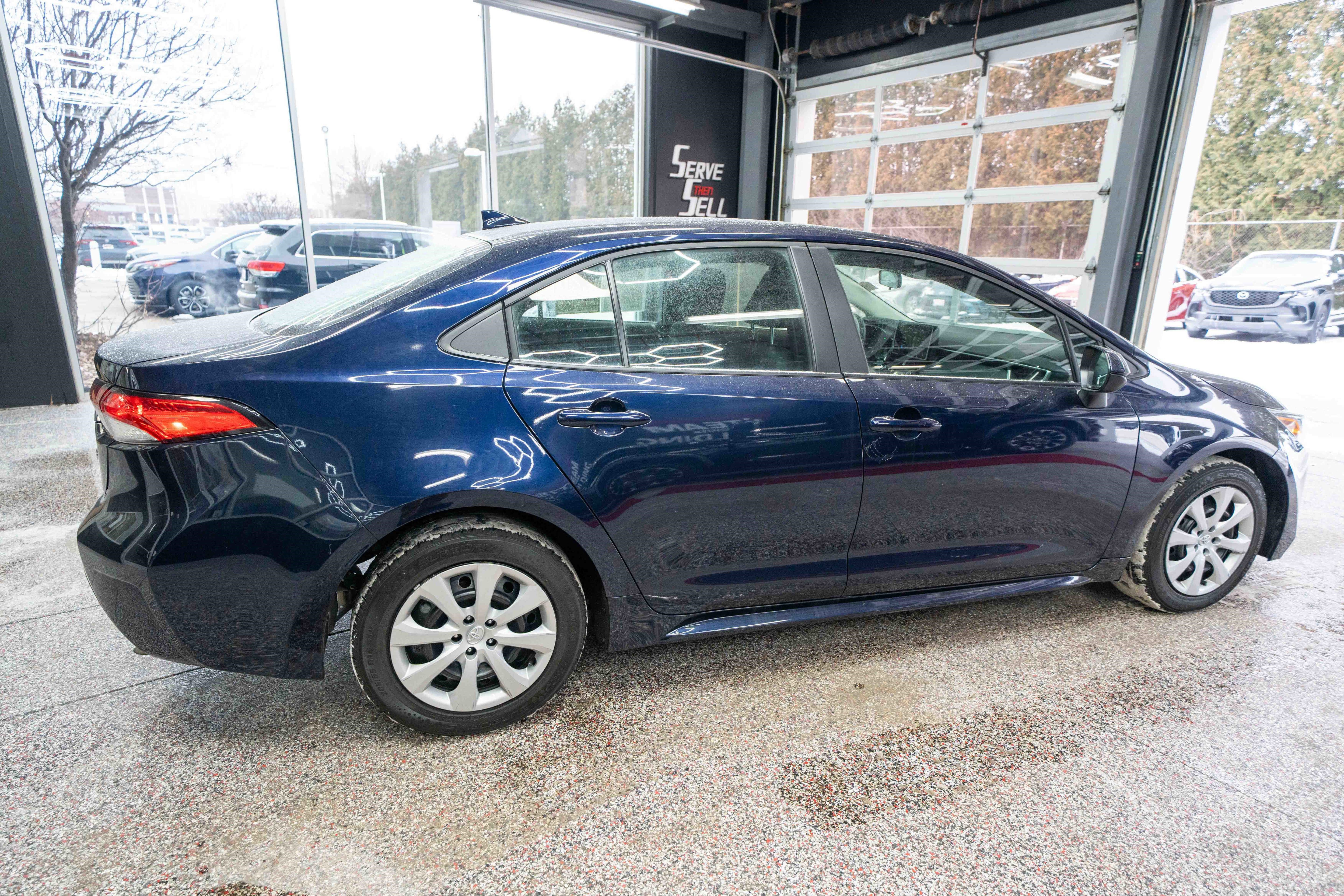 Used 2023 Toyota Corolla LE image 4