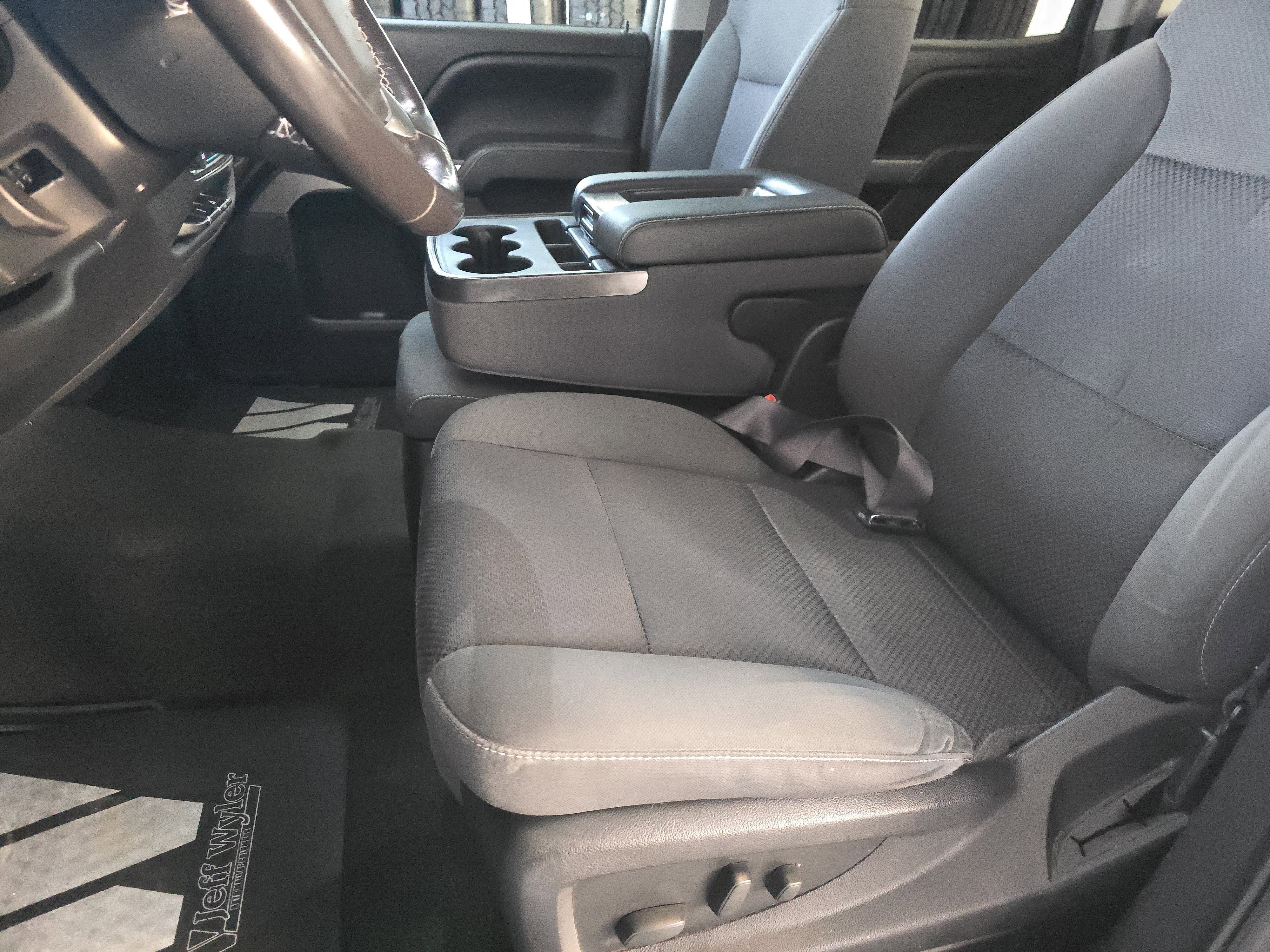 Used 2018 Chevrolet Silverado 1500 LT w/ All Star Edition image 26