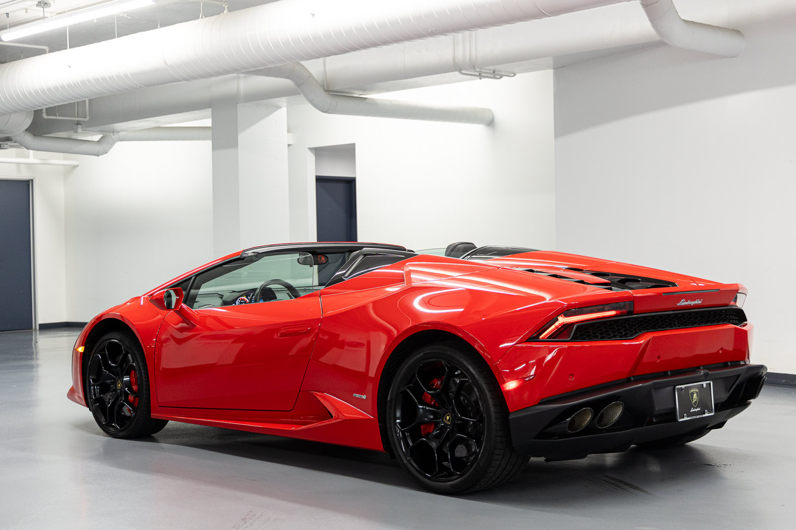 Used 2017 Lamborghini Huracan LP 610-4 AWD/4WD image 7