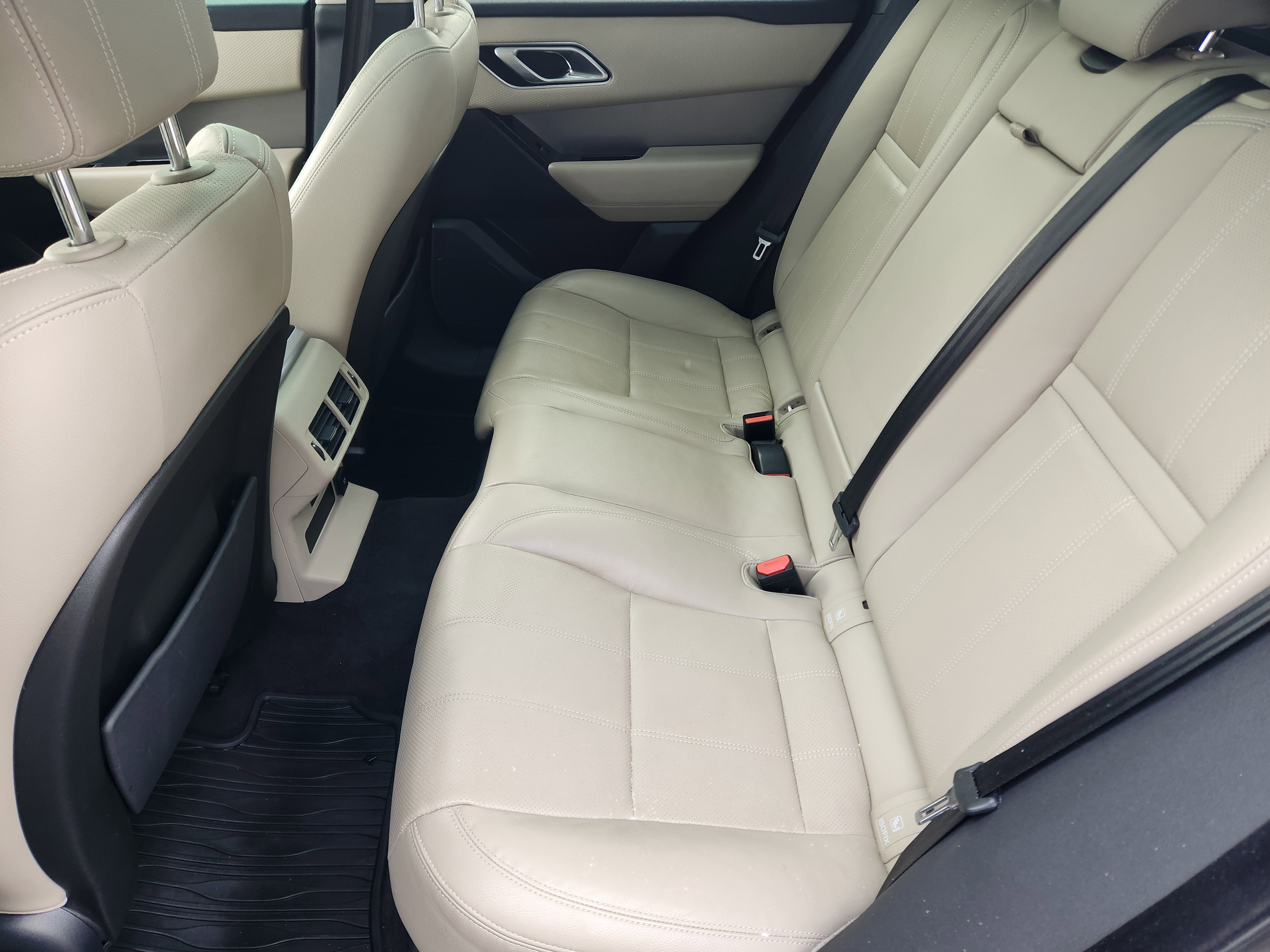 Used 2020 Land Rover Range Rover Velar S image 18