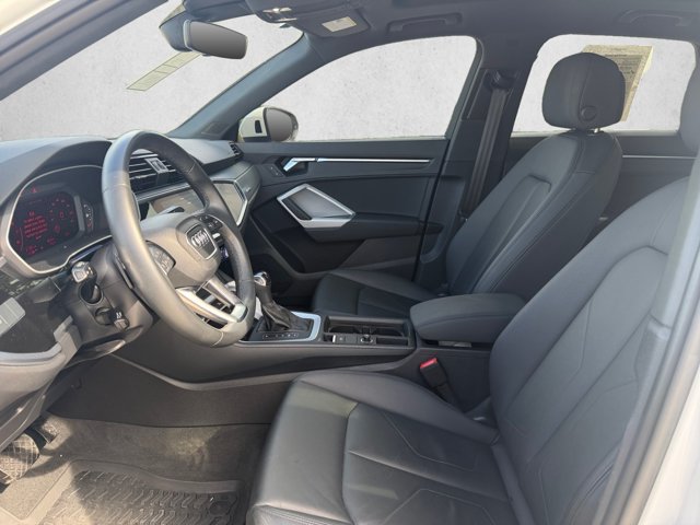 Used 2022 Audi Q3 2.0T Premium AWD/4WD image 16