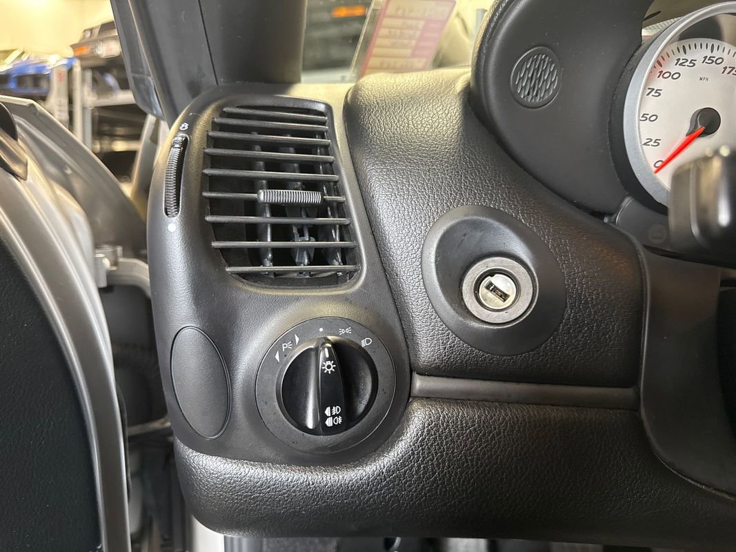 Used 2004 Porsche Boxster S image 92