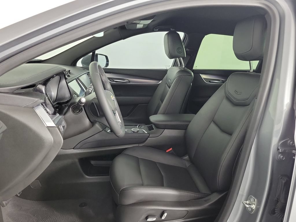 Certified 2024 Cadillac XT5 Luxury FWD image 17