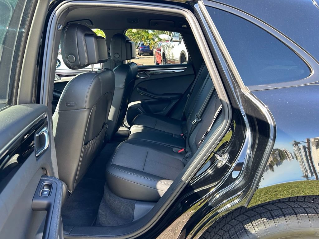 Used 2023 Porsche Macan Turbo AWD/4WD image 49