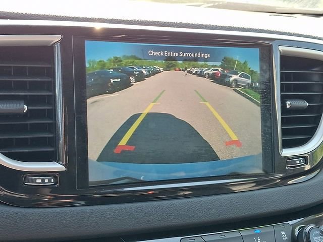 Used 2023 Chrysler Pacifica Touring-L FWD image 18