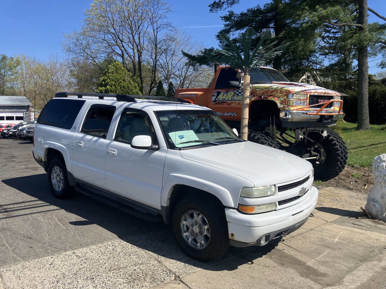 Used 2002 Chevrolet Suburban Z71 image 2