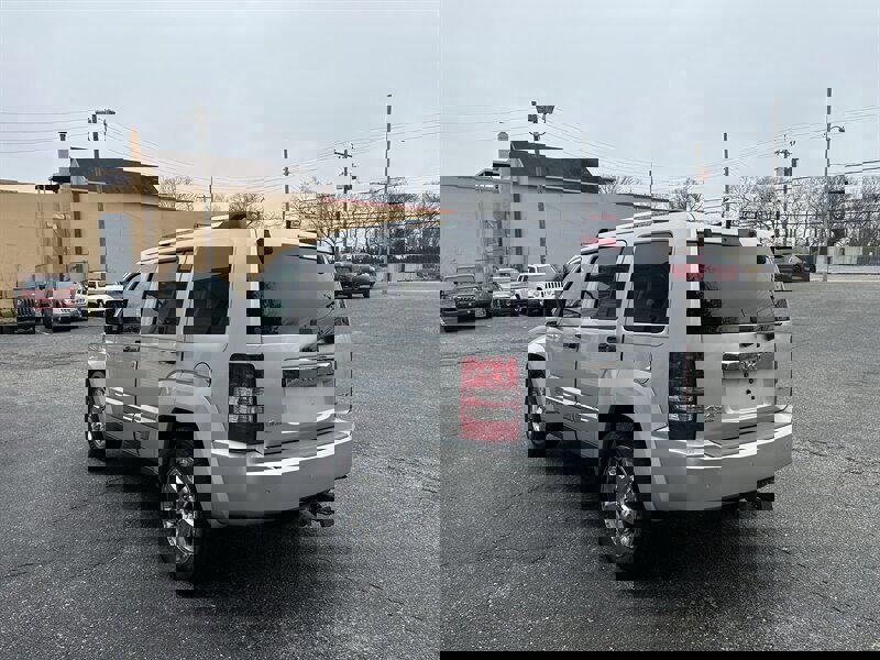 Used 2008 Jeep Liberty Limited w/ Premium Group II image 7