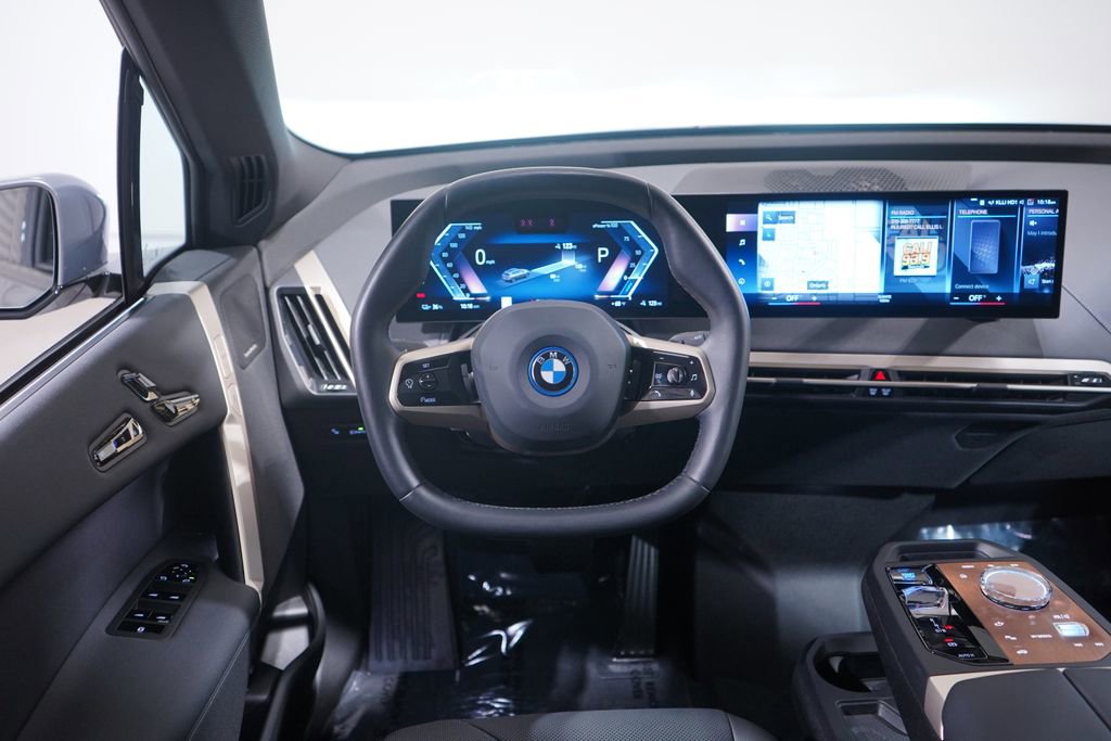 Used 2023 BMW iX xDrive50 w/ Premium Package image 11