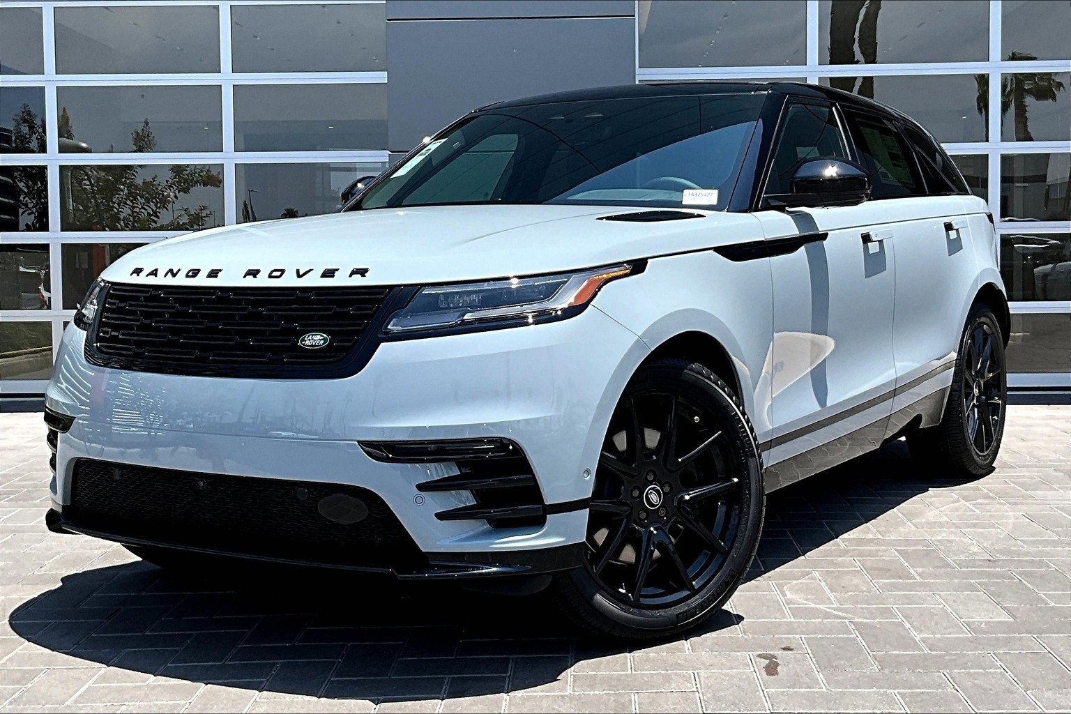 New 2026 Land Rover Range Rover Velar Dynamic SE