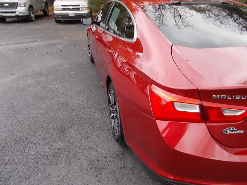 Used 2017 Chevrolet Malibu LT w/ Leather Package image 4