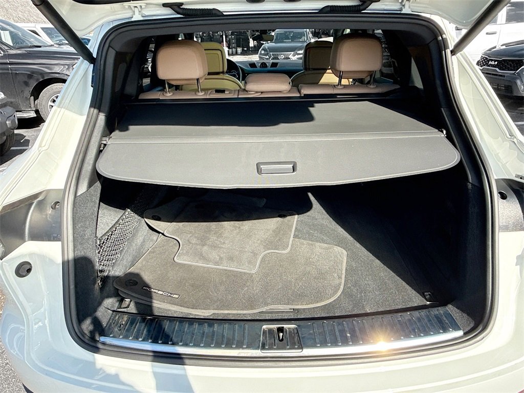 Used 2020 Porsche Cayenne image 30