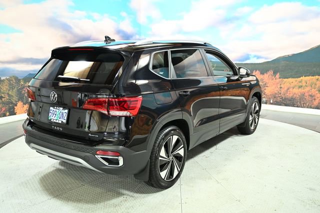 Used 2024 Volkswagen Taos SE image 10